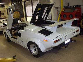Countach Service